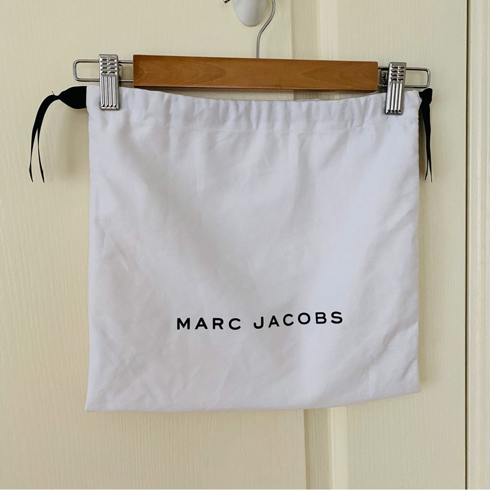 Marc Jacobs Medium & Large Size White Dust Bags 12'' X13.25'', 18.25'' x 19'' - Picture 2 of 11
